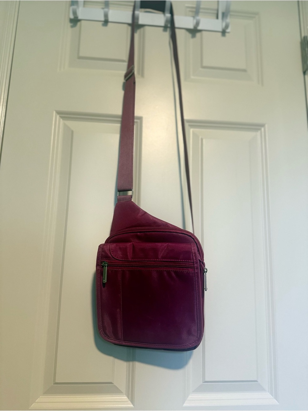 Women's Crossbody Bag in Burgundy - Unbranded